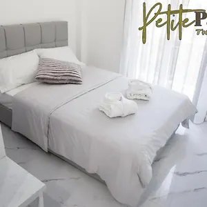 επισκεφθείτε το ξενοδοχείο