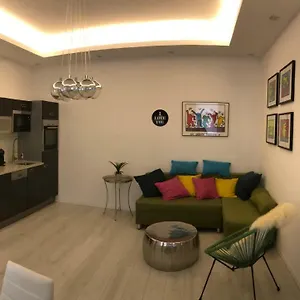 Modern Apt, Next To Metro Apartament